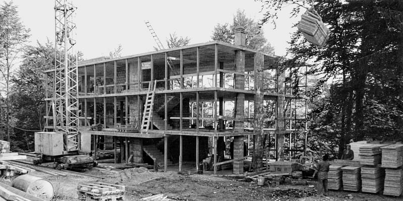 Construction du bâtiment 143b en 1974